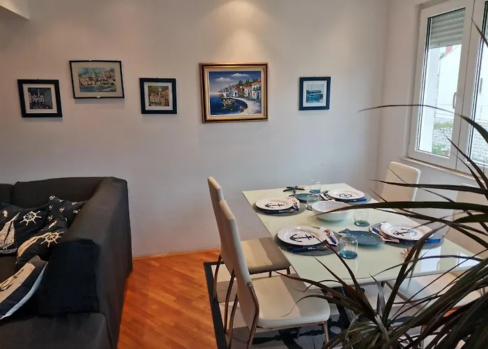 1 Apartmant & 1 Delux Room With Bathroom