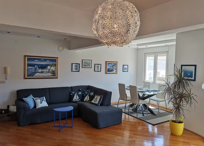 1 Apartmant & 1 Delux Room With Bathroom