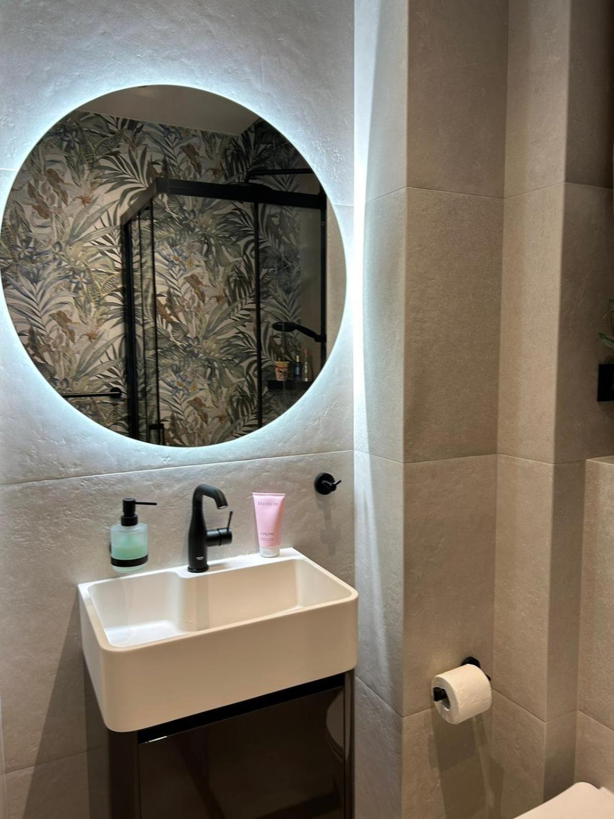 1 Apartmant & 1 Delux With Bathroom *