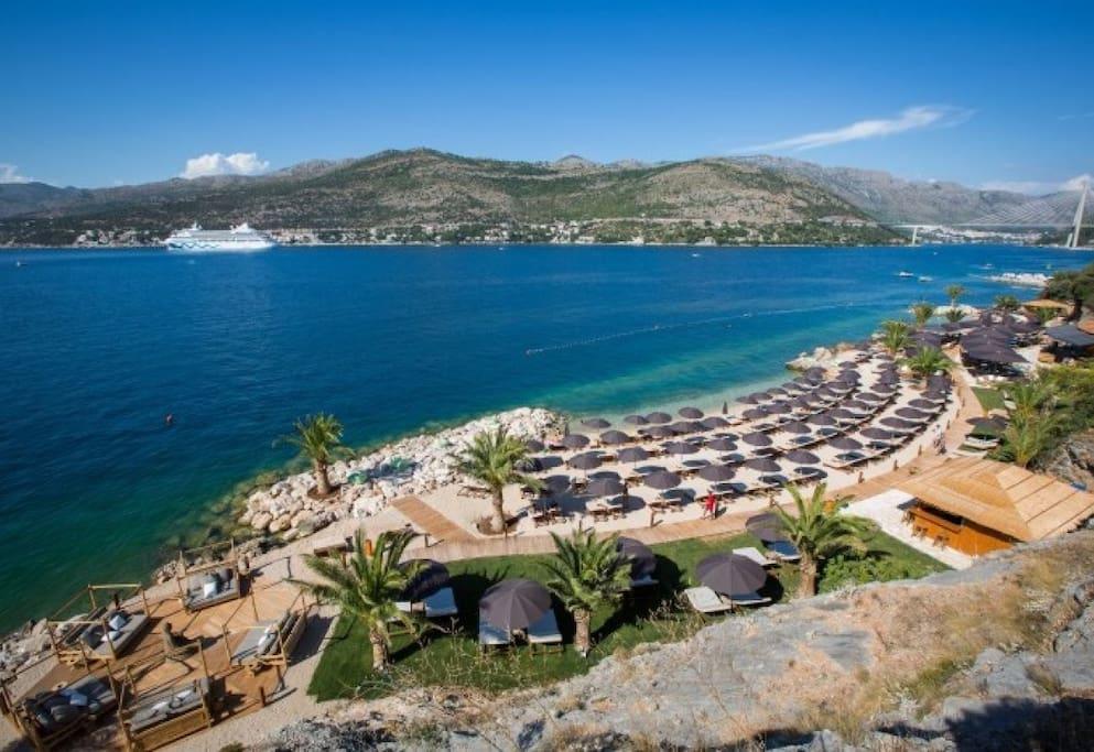 1 Apartmant & 1 Delux With Bathroom Apartment *