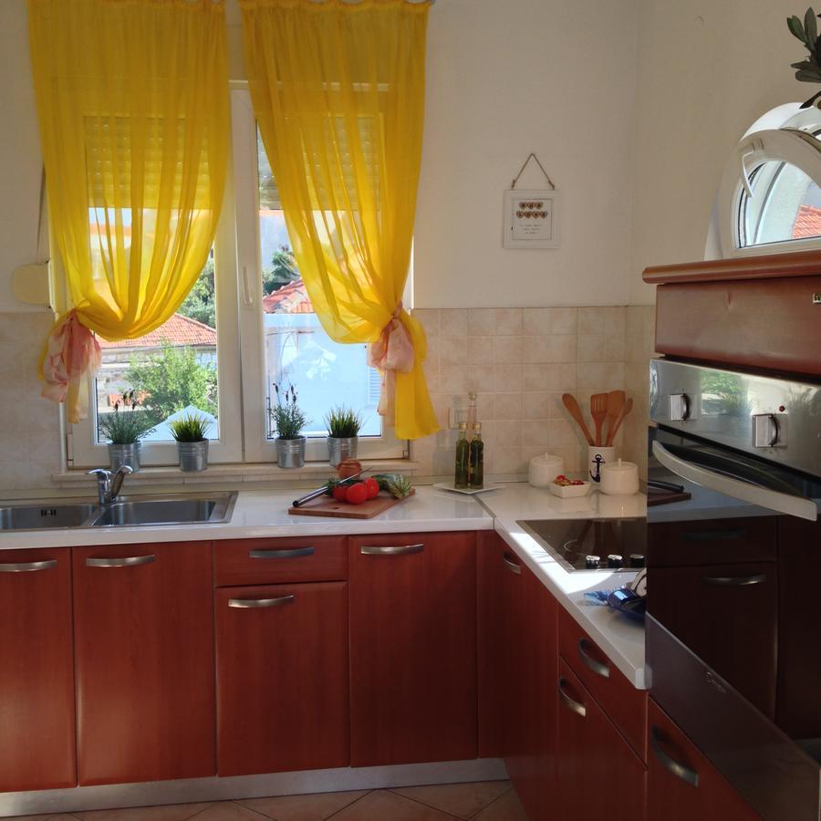 1 Apartmant & 1 Delux With Bathroom